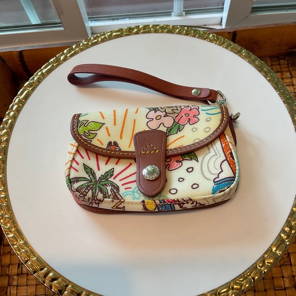 Rare Dooney & Bourke Disney Aulani Small Wristlet Purse - Picture 1 of 8
